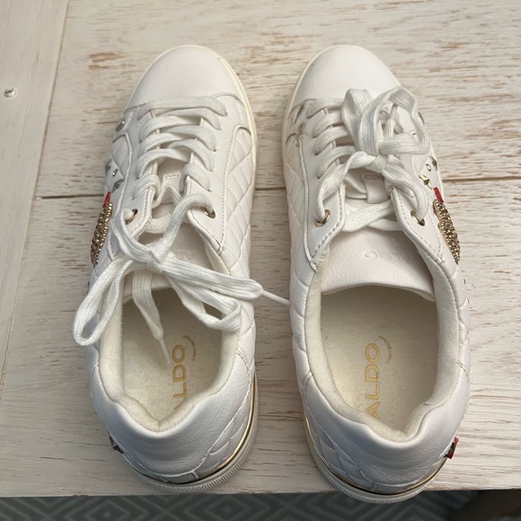 Aldo White Heart Sneaker Lightweight excellent condition size 9 - Picture 1 of 4
